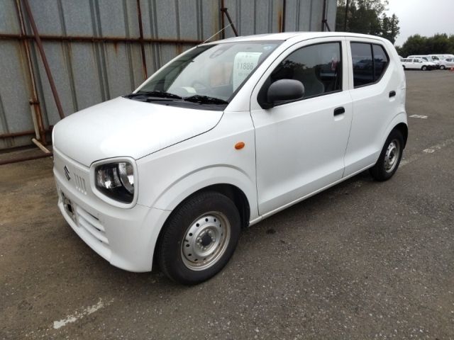 11886 Suzuki Alto van HA36V 2018 г. (LUM Tokyo Nyusatsu)